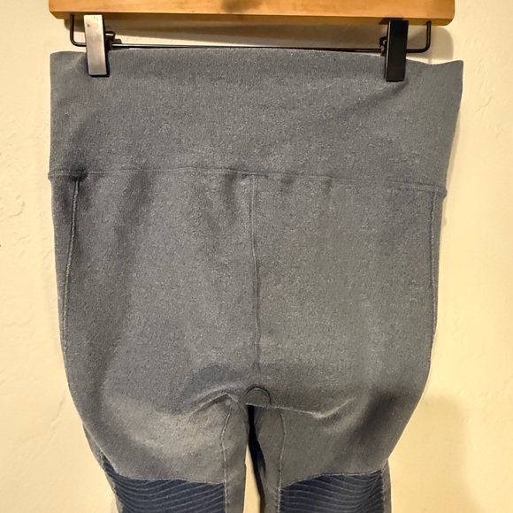 Alo Yoga High Waisted Moto Leggings Dark Storm Gray large - Picture 9 of 10